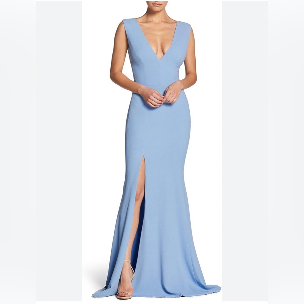 Dress the Population Sandra V-Neck gown in “Sky”